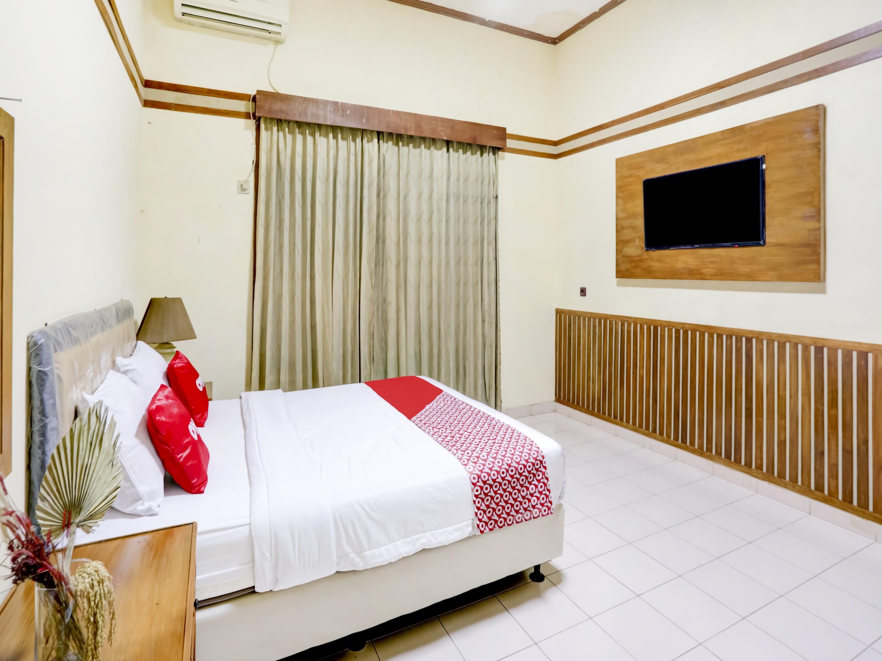Oyo 90066 Tobana Pejaten House Джакарта Экстерьер фото