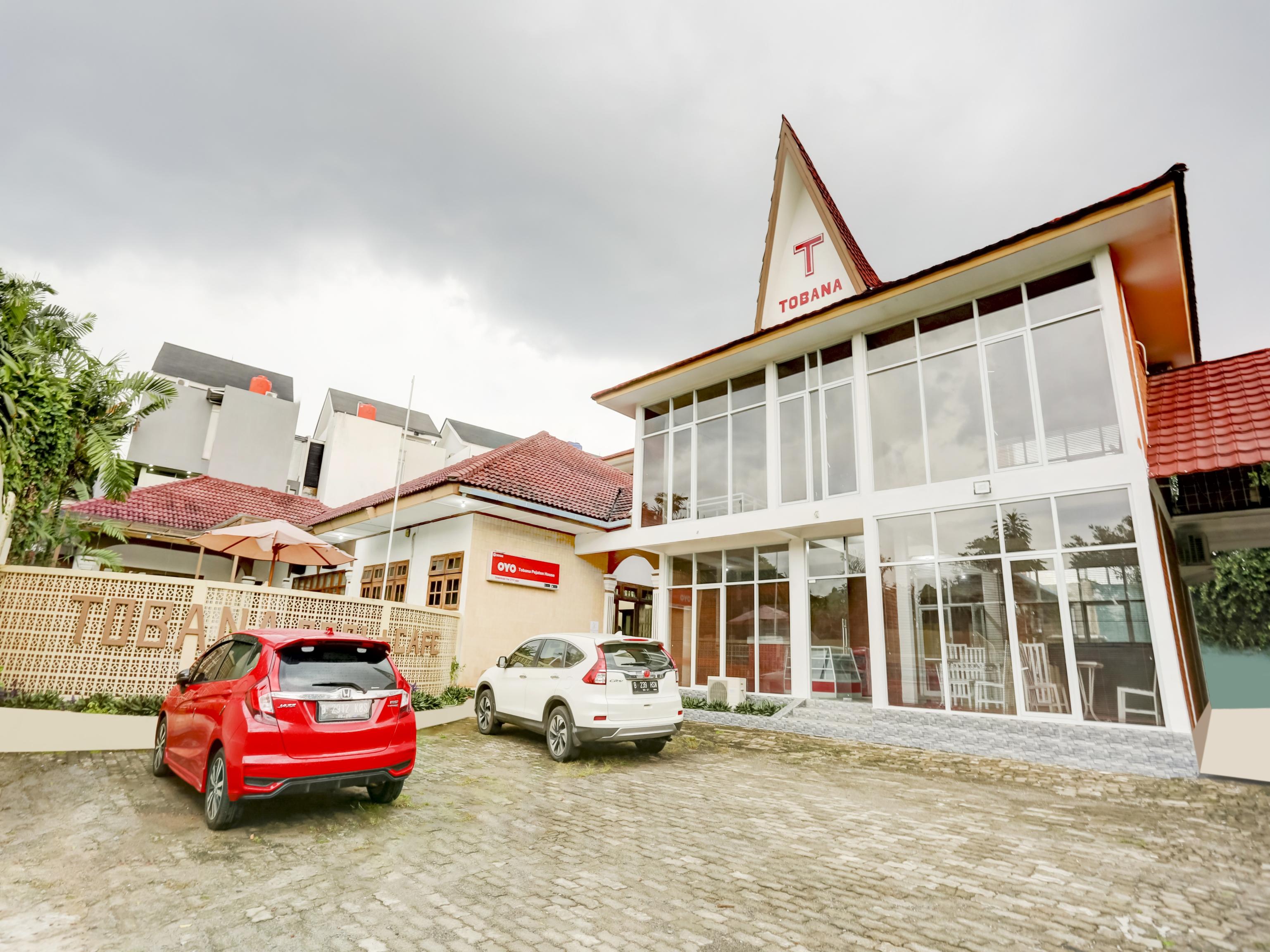 Oyo 90066 Tobana Pejaten House Джакарта Экстерьер фото